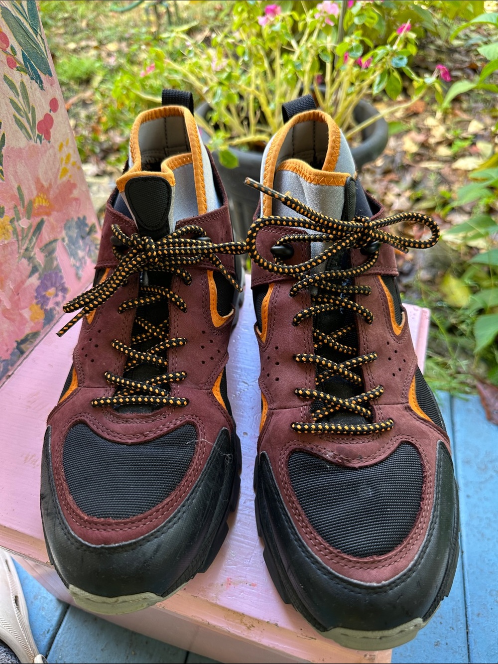 Nike Men's Athletic Sneakers in Burgundy, Black and Orange